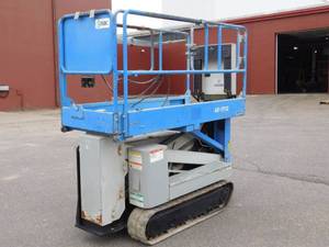 lot 16 image: 2004 SMAC KC46 Track Drive Man Lift
