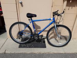 lot 34 image: Murray 18 Speed Bike