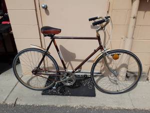 lot 35 image: 3 Speed Bike
