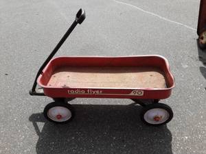 lot 43 image: Radio Flyer Wagon