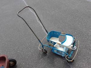 lot 46 image: Vintage Stroller