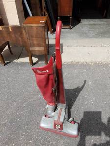 lot 47 image: Kirby Classic III Vacuum