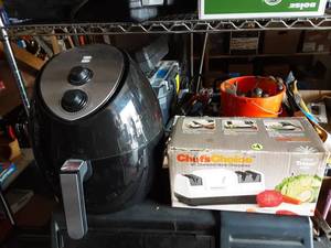 lot 49 image: Farberware Air Fryer & Knife Sharpener