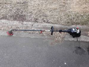 lot 61 image: Murray Weed Whip (Needs Repair)