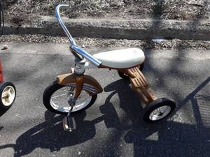 lot 24 image: Vintage Troxel Trike