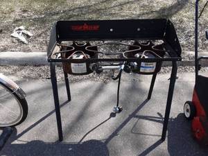 lot 25 image: Camp Chef Explorer Propane Camping Grill