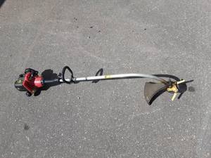 lot 29 image: Homelite Weed Wacker Runs Good