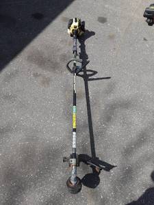 lot 30 image: Homelite Weed Wacker Runs Good