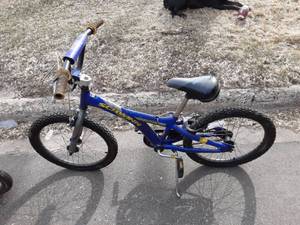 lot 6 image: Schwinn 20 BMX Bike In Good
