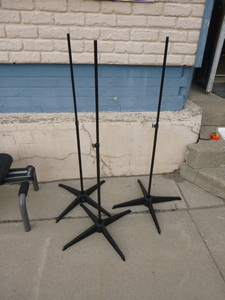 3 Stands