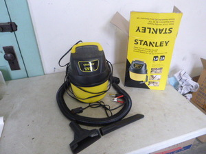 Stanley 12V DC WetDry Vac