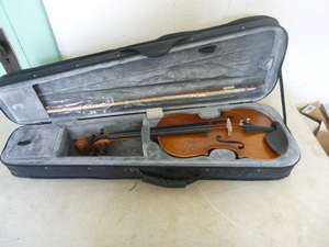 Charlie Daniels Signed Full-Size Violin with Case