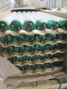 lot 98 image: Philips 32-Watt 4 ft. Cool White Li...