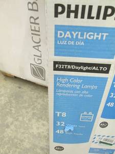 lot 100 image: Philips 32-Watt 48 in. Linear T8 Fl...