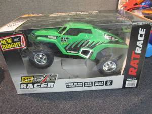 lot 143 image: Remote Controlled Racer 115 open b...