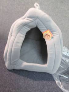 lot 183 image: Holly Pet Tent Cave for CatSmall D...