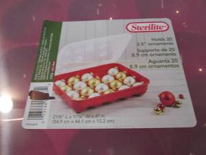 lot 206 image: 3 Sterilite 20 place Ornament Stora...