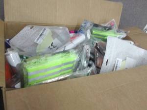lot 213 image: Grab Bag Box of Assorted Returned I...