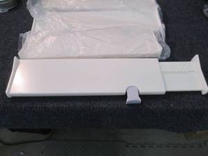 lot 255 image: 4 Expandable Plastic Devices...