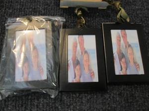 lot 284 image: 7- 4pks Mini Frames with Ribbon Han...