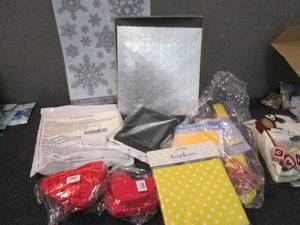 lot 300 image: Party Background, Decorations, etc...