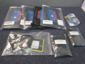 lot 356 image: Small Cycling Gloves, 4 Waist Train...