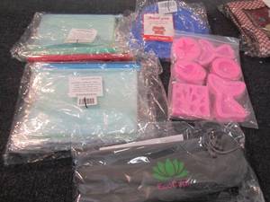 lot 391 image: Silicone Storage Sets, Reusable Str...