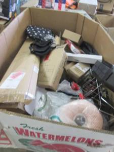 lot 400 image: Pallet Box of Assorted Returned Ite...