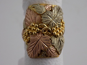10k Black Hills Gold Ring