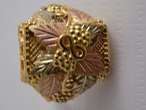 10k Black Hills Gold Ring