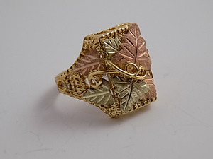 10k Black Hills Gold Ring