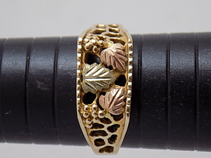 10k Black Hills Gold Ring