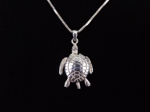 .925 Sterling Silver Articulated Turtle Pendant Necklace