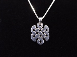 .925 Sterling Silver Celtic Knot Pendant Necklace