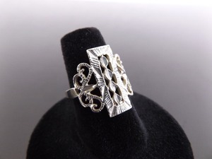 .925 Sterling Silver Vintage Gouged Design Ring Size 7