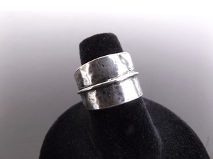 .925 Sterling Silver Hand Hammered Ring Size 6.75