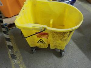 Rubbermaid Mop Bucket...