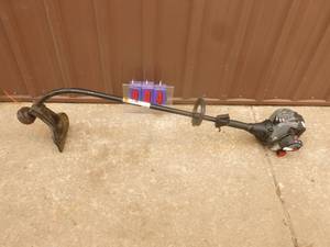 Craftsman 4 cycle trimmer. Like new. Tested & works. As shown.