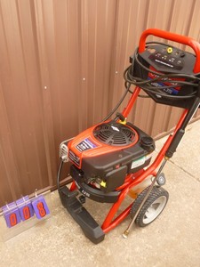 Craftsman 2800 psi gas pressure washer. Lighlty used. Powers up but unable to fully test. As shown.