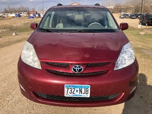 2008 Toyota Sienna XLE AWD -No Reserve-