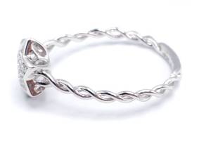 lot 19 image: Scintillating Star Shaped .90 Carats Diamond Estate Ring in 14k White Gold - $2450
