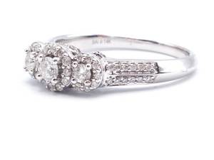 lot 23 image: Fine Ladies Diamond Estate Ring in 14k White Gold - $2500