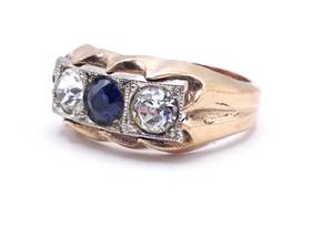 lot 43 image: Vintage Gents Blue and White Stone Estate Ring