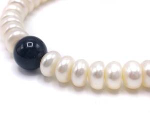 lot 53 image: Black Oynx and Pearl Stretch Bracelet