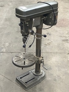 lot 8 image: DuraCraft 1600 Commercial Drill Press