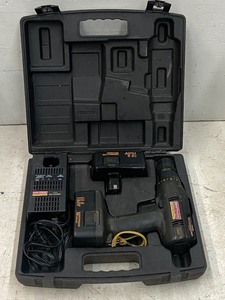 lot 23 image: Craftsman Cordless Power-Tool Set