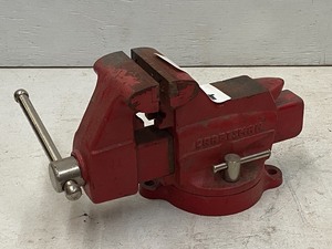 lot 36 image: Craftsman 231.5188 Adjustable Pivot Vise