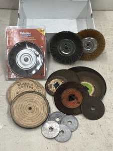 lot 91 image: Box Of Assorted Wire Wheels, Polishing Wheels, Etc --- See All Pictures