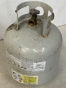 lot 18 image: 20# LP-Gas Tank