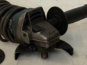 lot 21 image: Makita 4.5 Angle Grinder